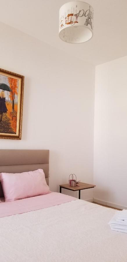 City Center Cute And Comfy Apartment - Ajia Apartments Tirana Exterior foto