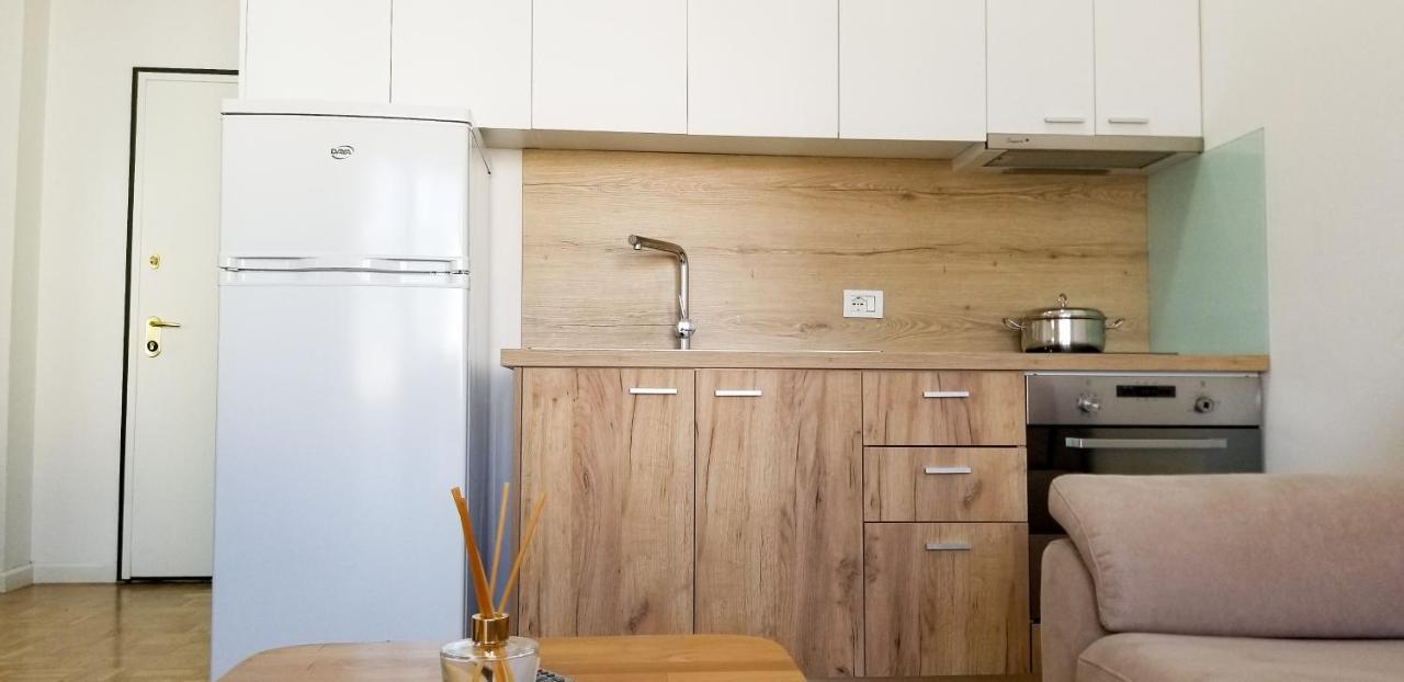 City Center Cute And Comfy Apartment - Ajia Apartments Tirana Exterior foto